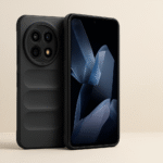 Coque noire résistante pour OnePlus 13 sur fond studio neutre, format 16:9