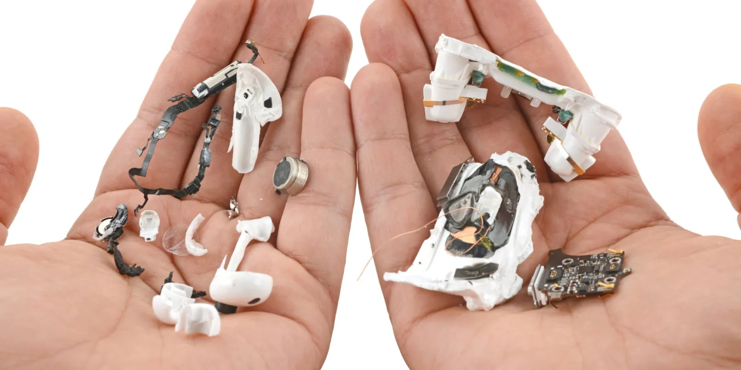 AirPods Pro 3 : le démontage d’iFixit révèle les failles et l’innovation de l’embout mousse