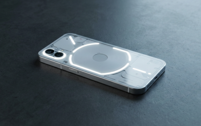 Nothing Phone (4a) Pro : comment protéger son design en aluminium sans le cacher ?