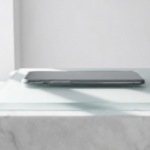 Smartphone ultra-fin : comment le protéger sans alourdir son design ?